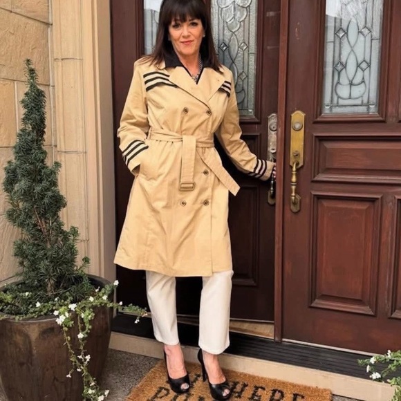 Cabi Runway Trench Coat - Picture 5 of 12